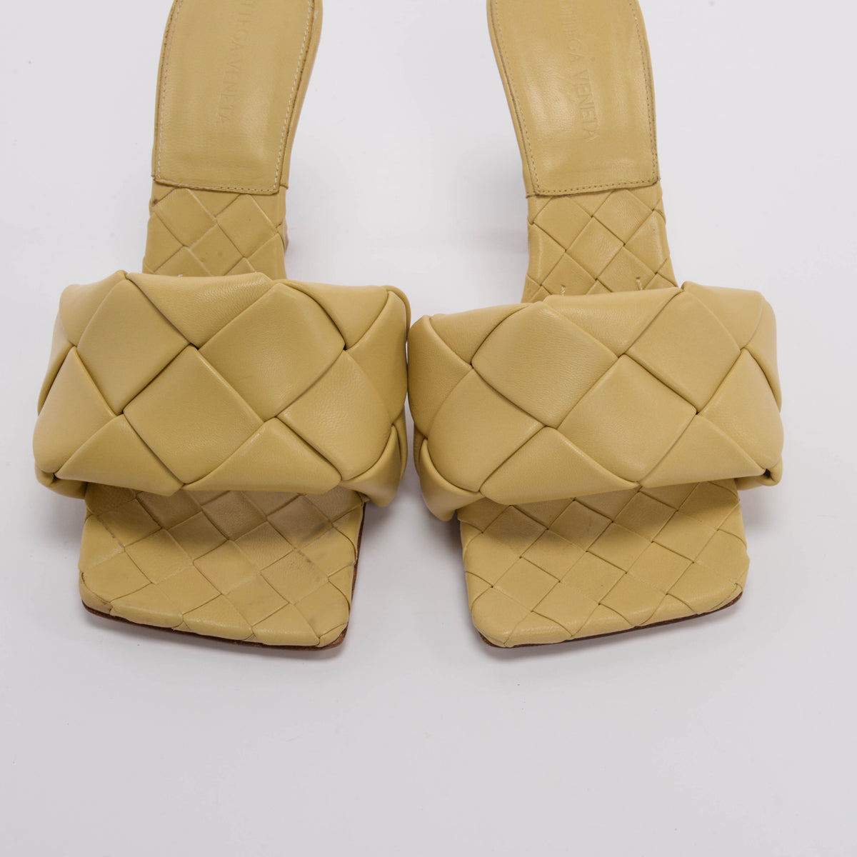 Bottega Veneta Beige Intrecciato Lido Sandals 38