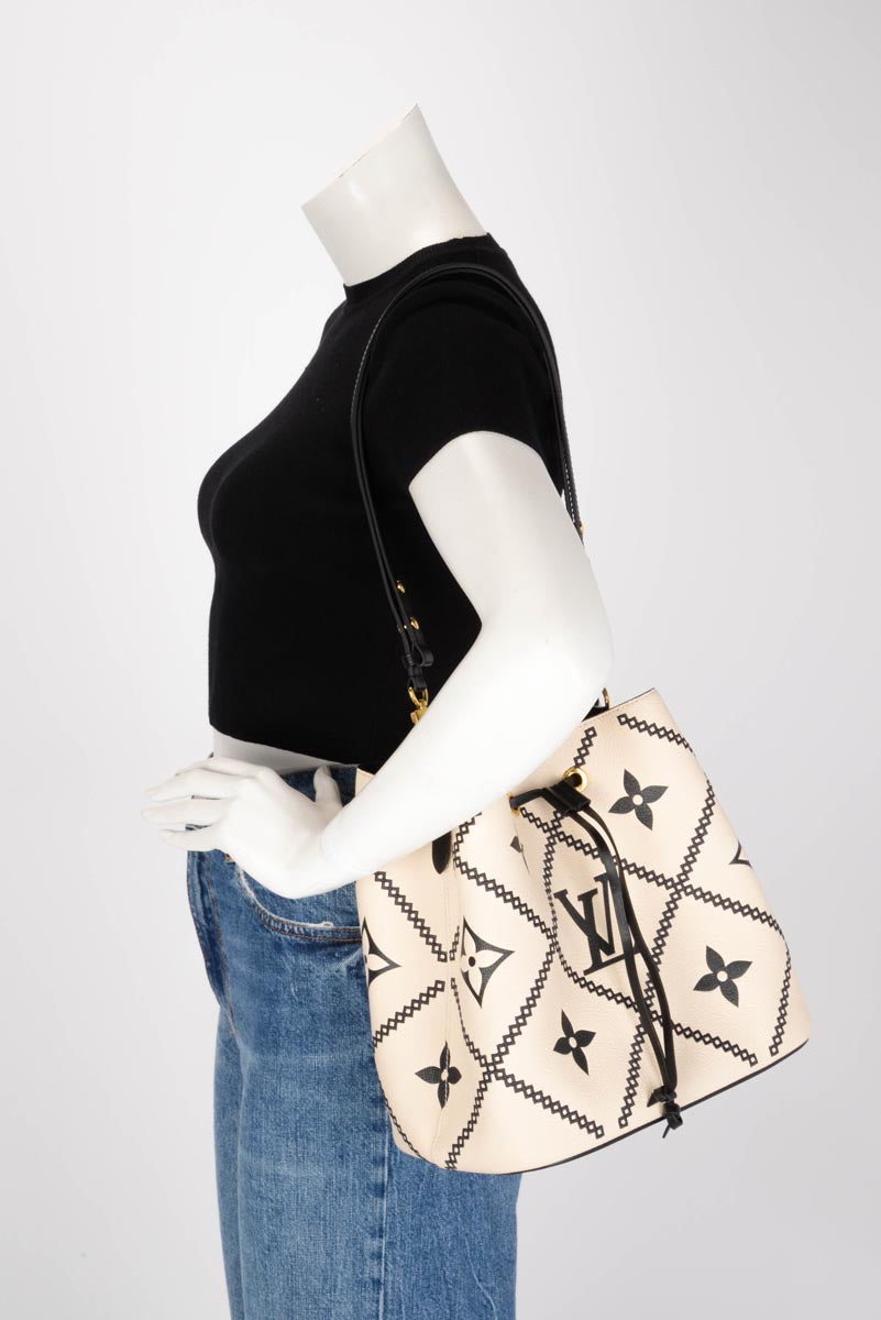 Louis Vuitton Empreinte Monogram Giant Broderies Neonoe MM