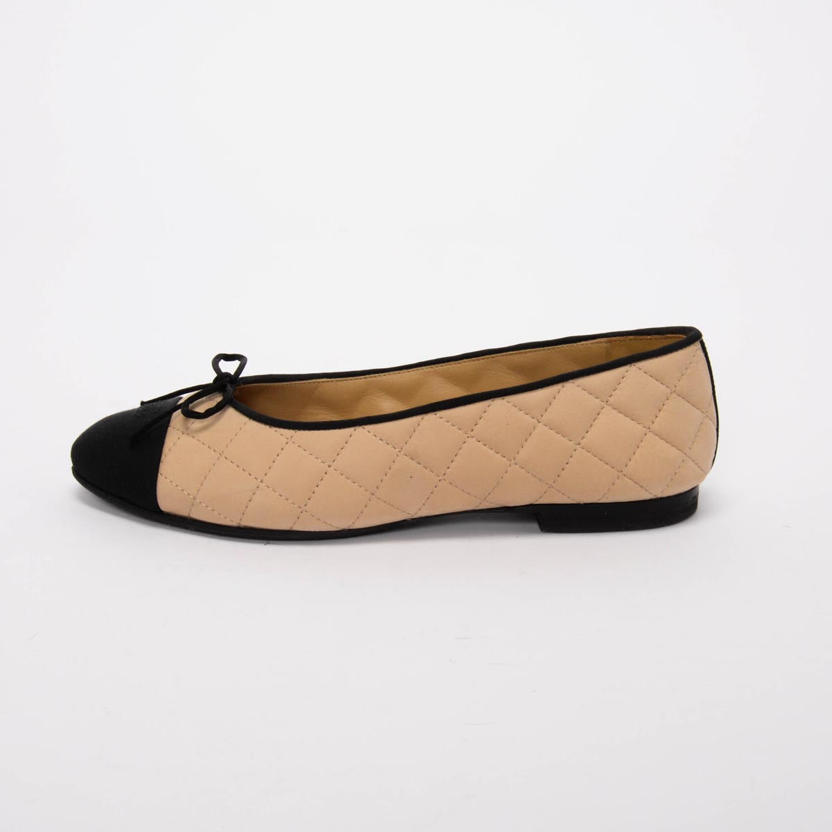 Chanel Beige & Black Quilted CC Ballet Flats 35.5