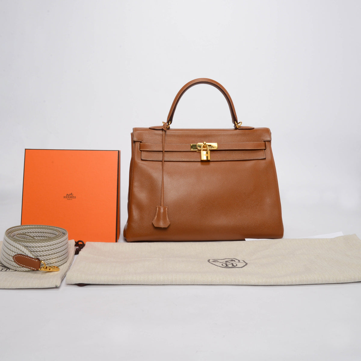 Hermes Vintage Gold Courchevel Kelly 35 GHW