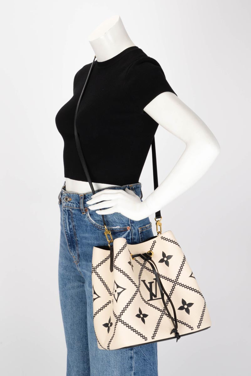 Louis Vuitton Empreinte Monogram Giant Broderies Neonoe MM
