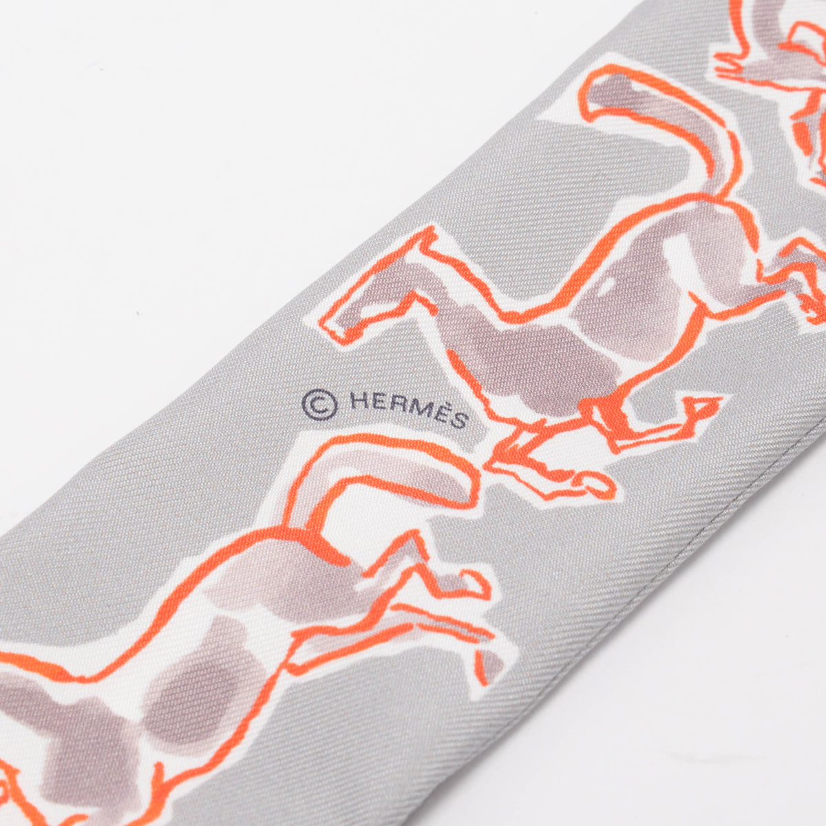 Hermes Gris Perle Silk Chevaux En Liberte Twilly