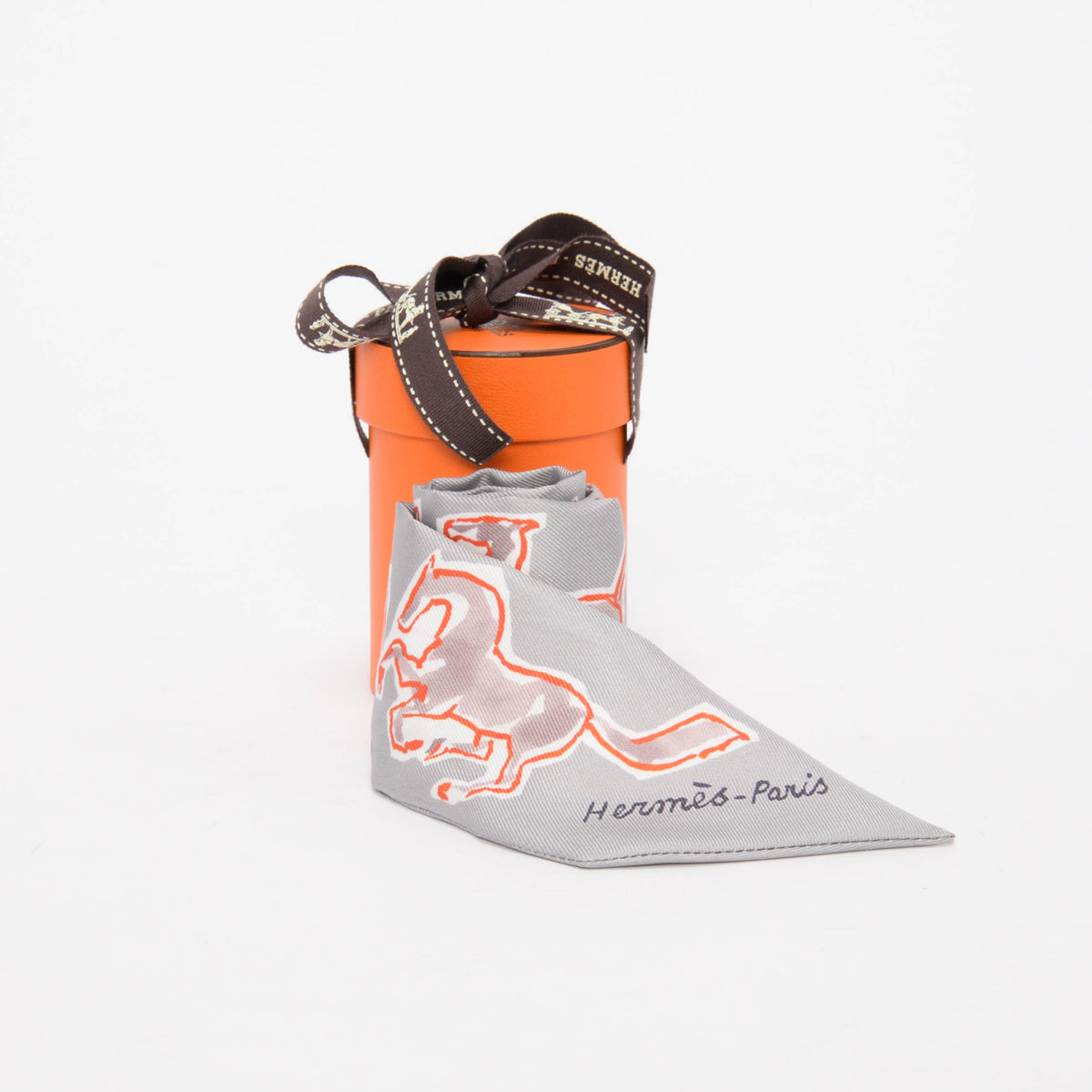 Hermes Gris Perle Silk Chevaux En Liberte Twilly