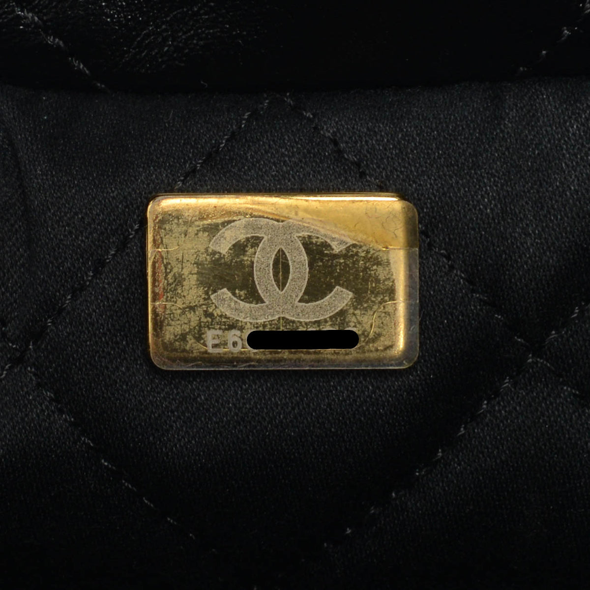 Chanel Black Shiny Calfskin 22 Mini Bag