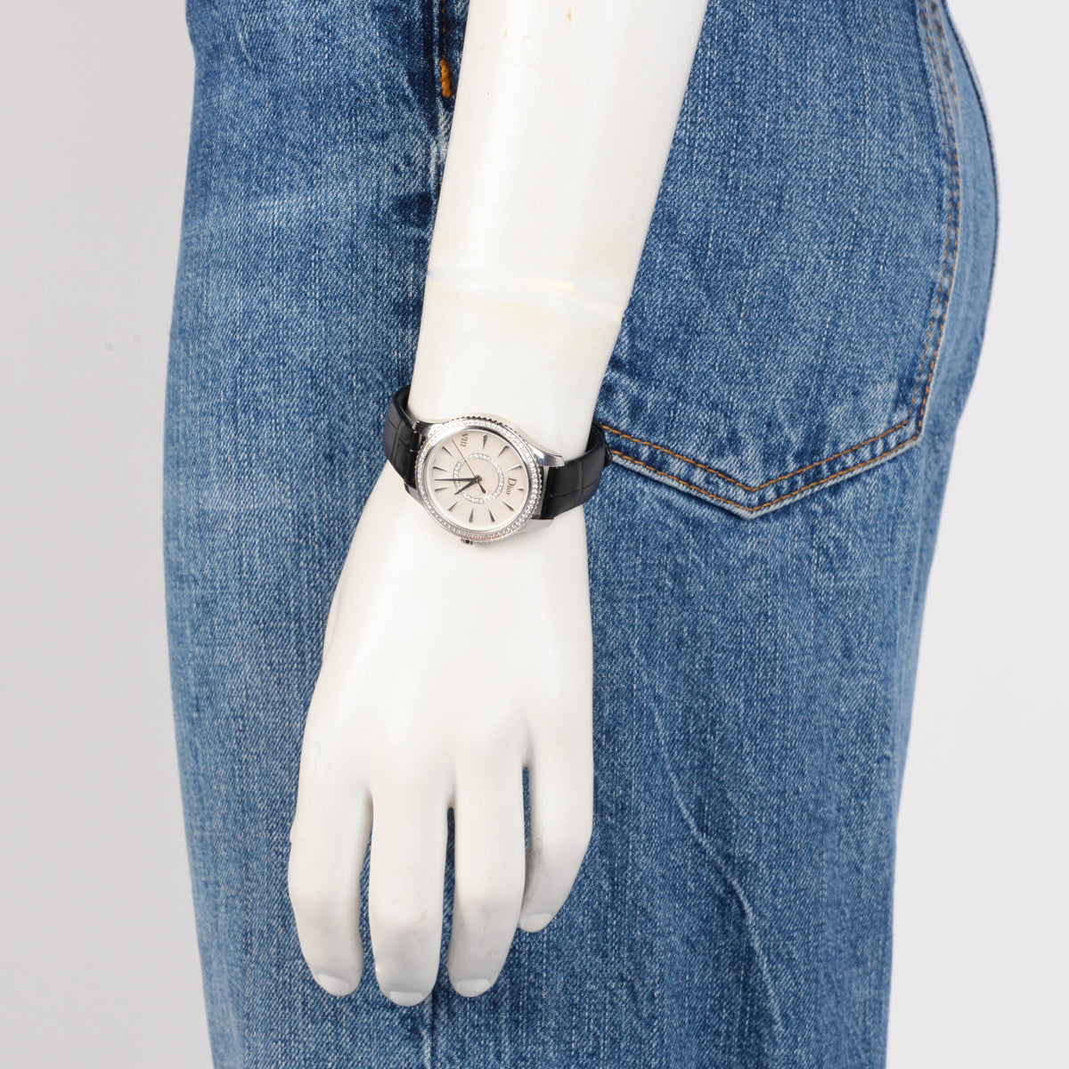 Dior Diamond & Mother of Pearl VIII Montaigne Watch
