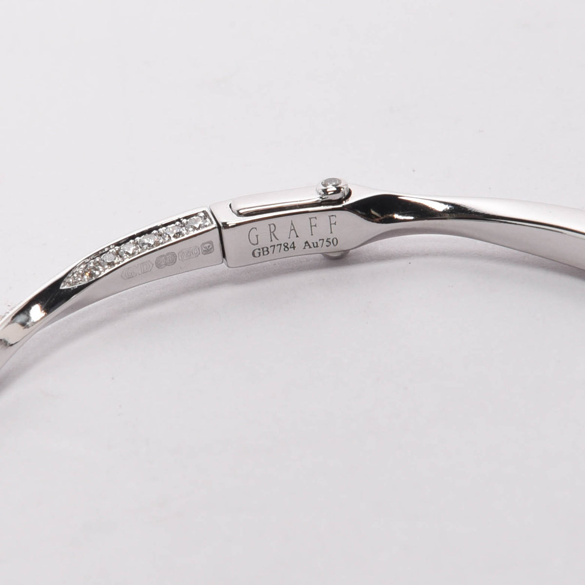 Graff White Gold & Diamond Spiral Pave Bangle