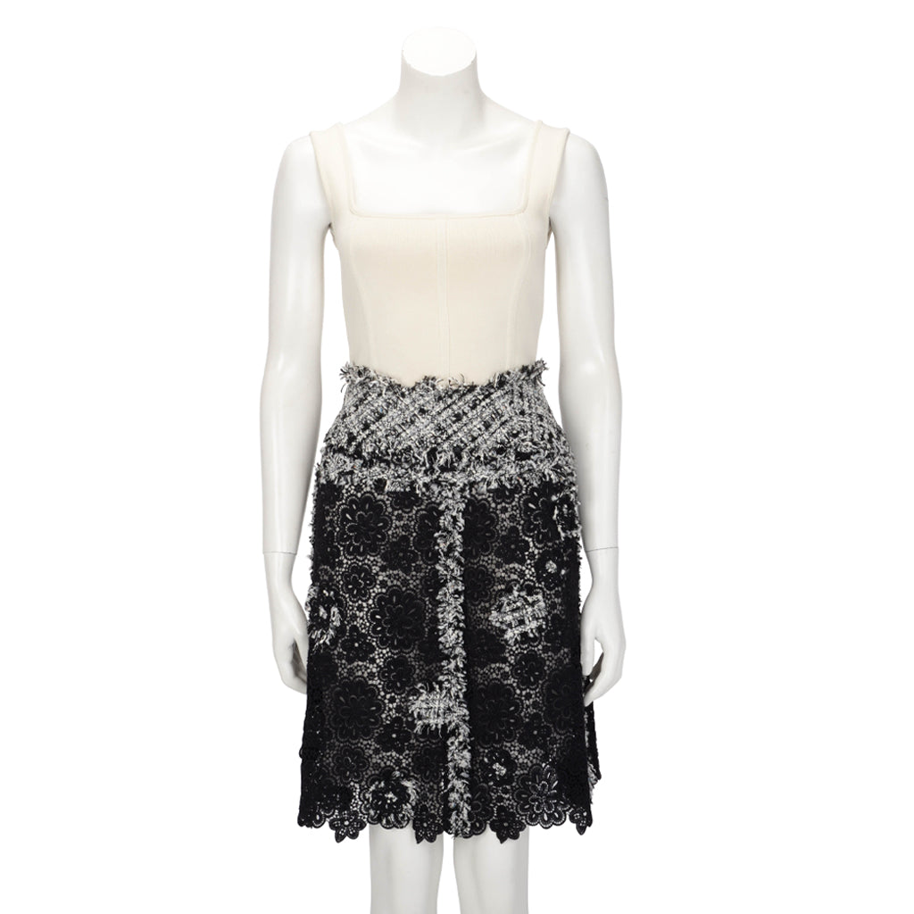 Chanel Black & White Lace Floral Applique Skirt FR 36