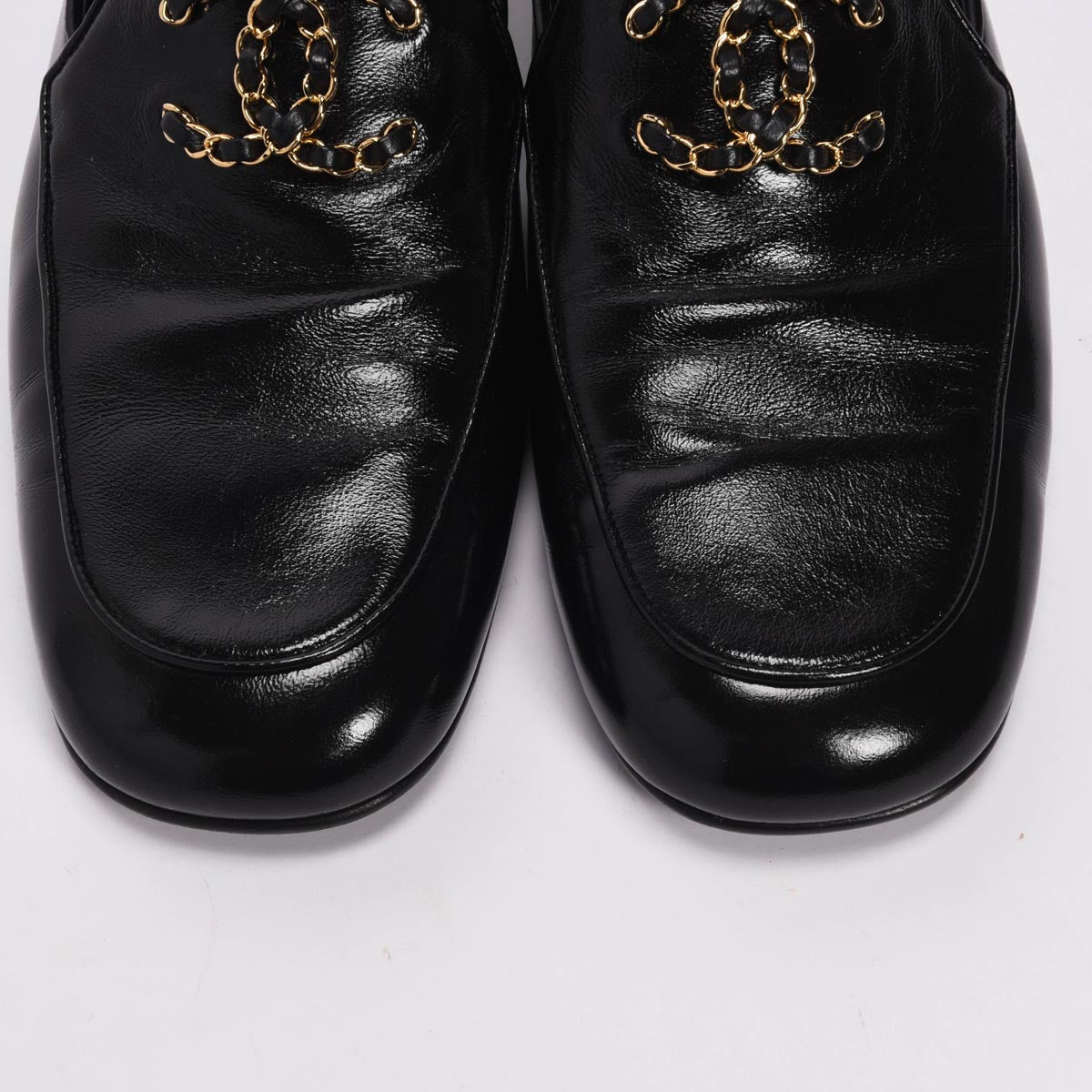 Chanel Black Glazed Goatskin Chain CC Loafers 41