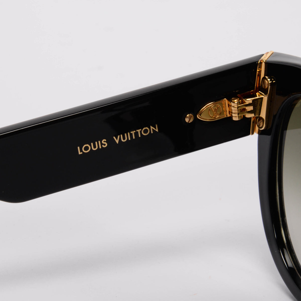 Louis Vuitton Black Flower Edge Round Sunglasses