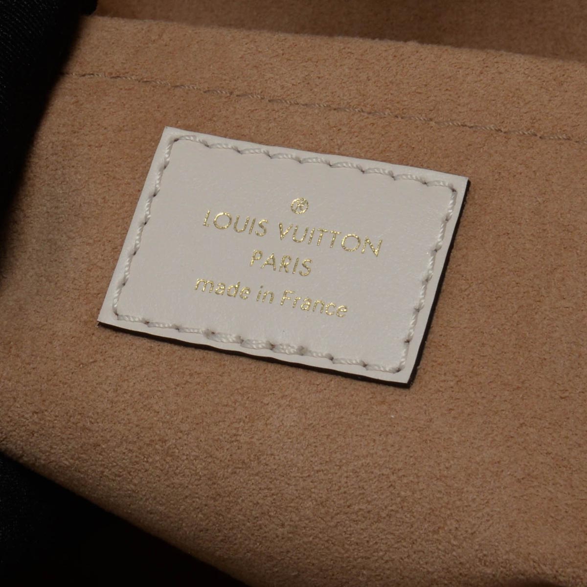 Louis Vuitton Greige Mahina Calfskin On My Side MM