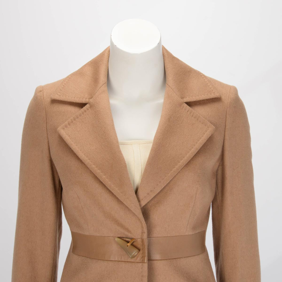 Max Mara Camel Hair Horn Button Short Jacket IT 40
