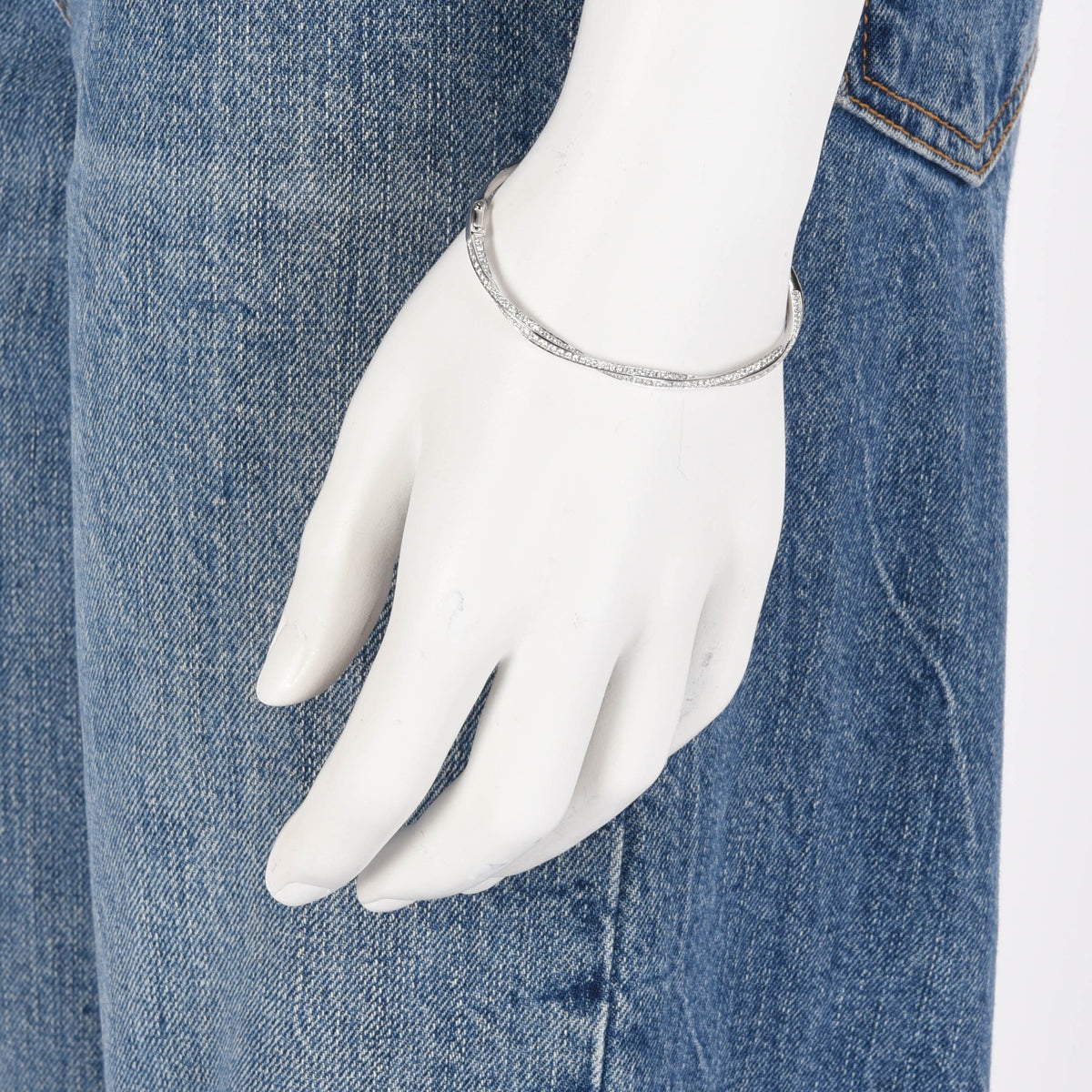 Graff White Gold & Diamond Spiral Pave Bangle