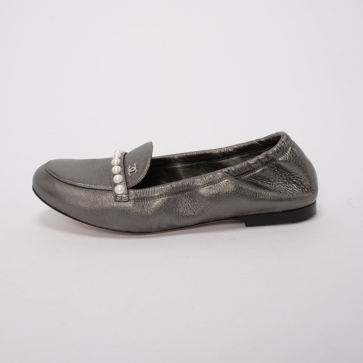 Chanel Gunmetal Metallic Lambskin CC Pearl Scrunch Flats 36.5