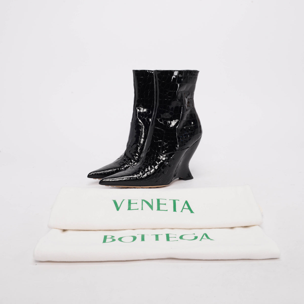 Bottega Veneta Black Croc Effect Punta Ankle Boots 39