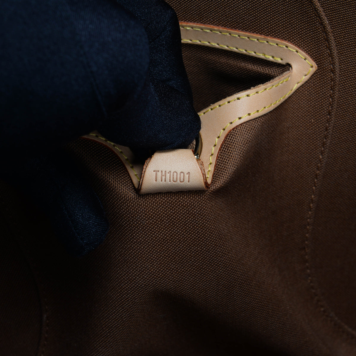 Louis Vuitton Monogram Canvas Ellipse MM