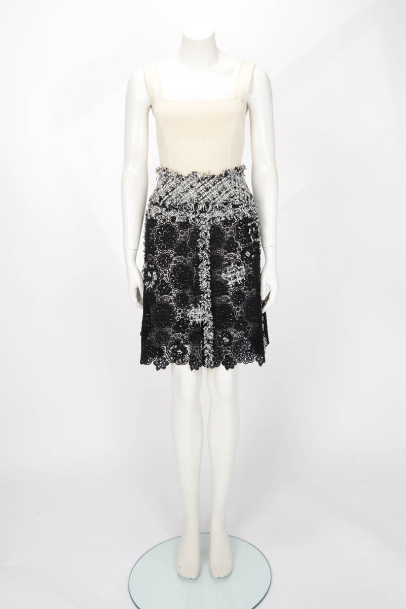 Chanel Black & White Lace Floral Applique Skirt FR 36