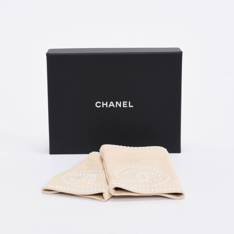 Chanel Light Beige Lambskin Pearl CC Fingerless Gloves - Blue Spinach