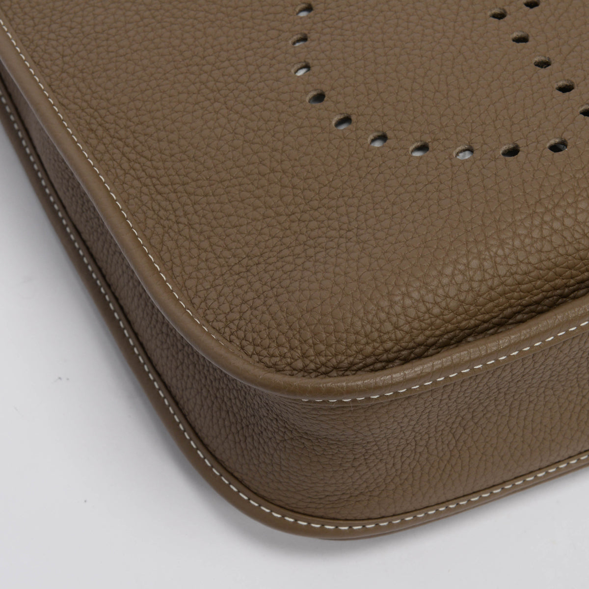 Hermes Etoupe Clemence Evelyne III 29