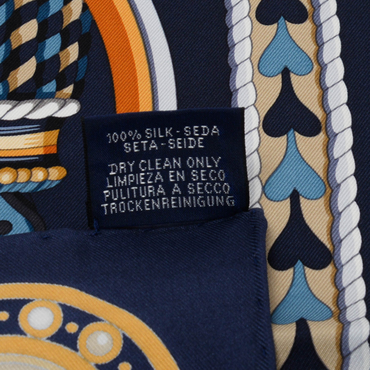 Hermes Marine Fonce Silk Harnais de Coeur Scarf