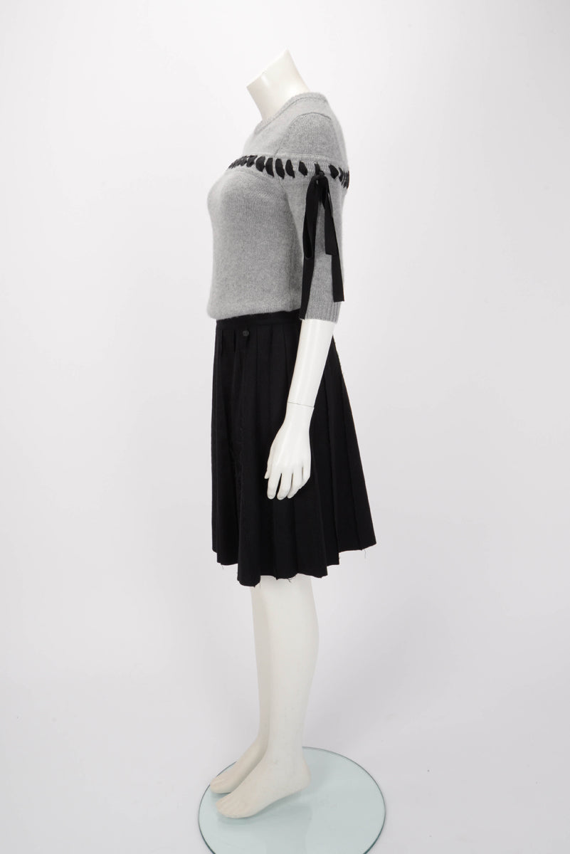 Chanel Black Wool Frayed Edge Pleated Skirt FR 40