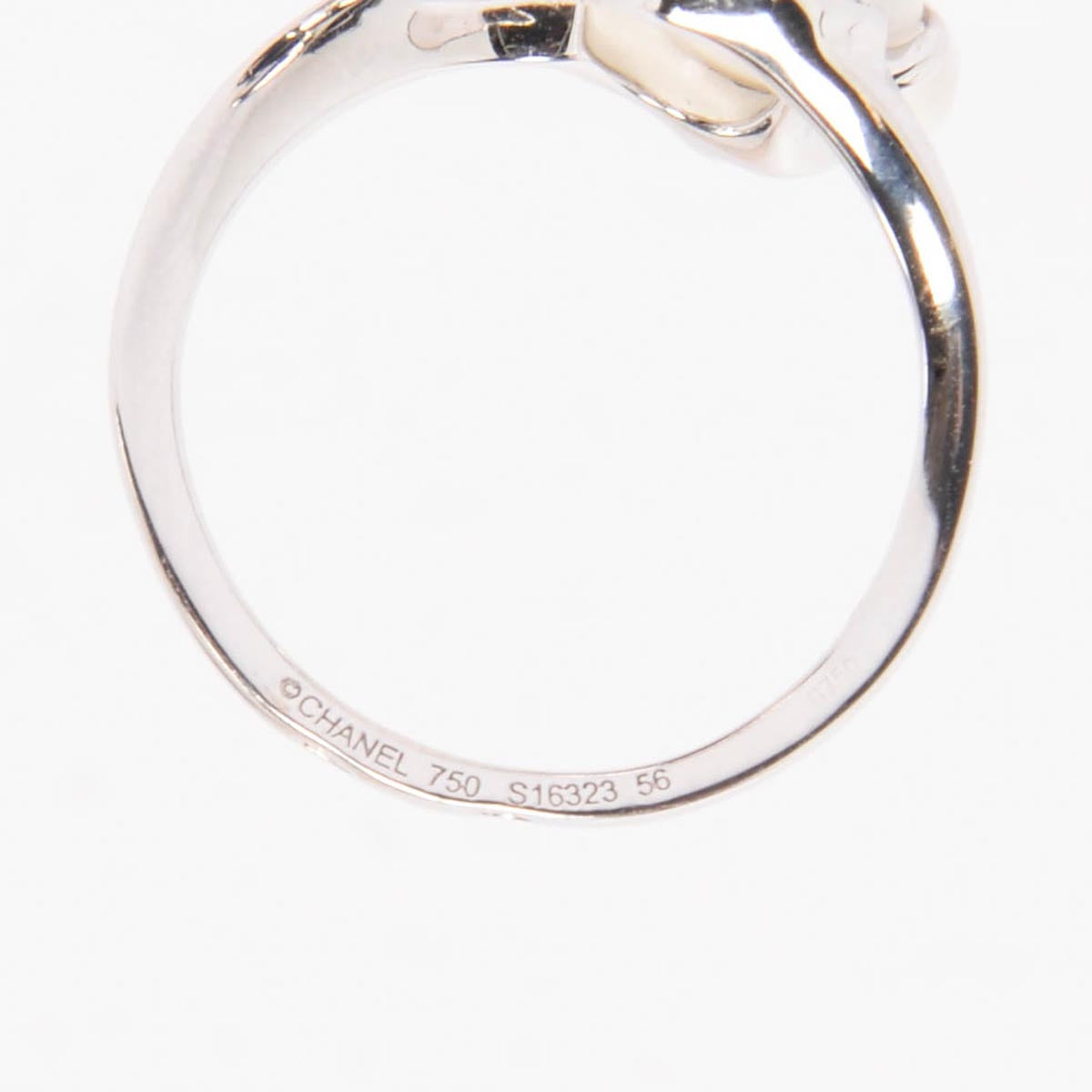 Chanel White Gold, Diamond, Onyx & Agate Camelia Sculpte Ring