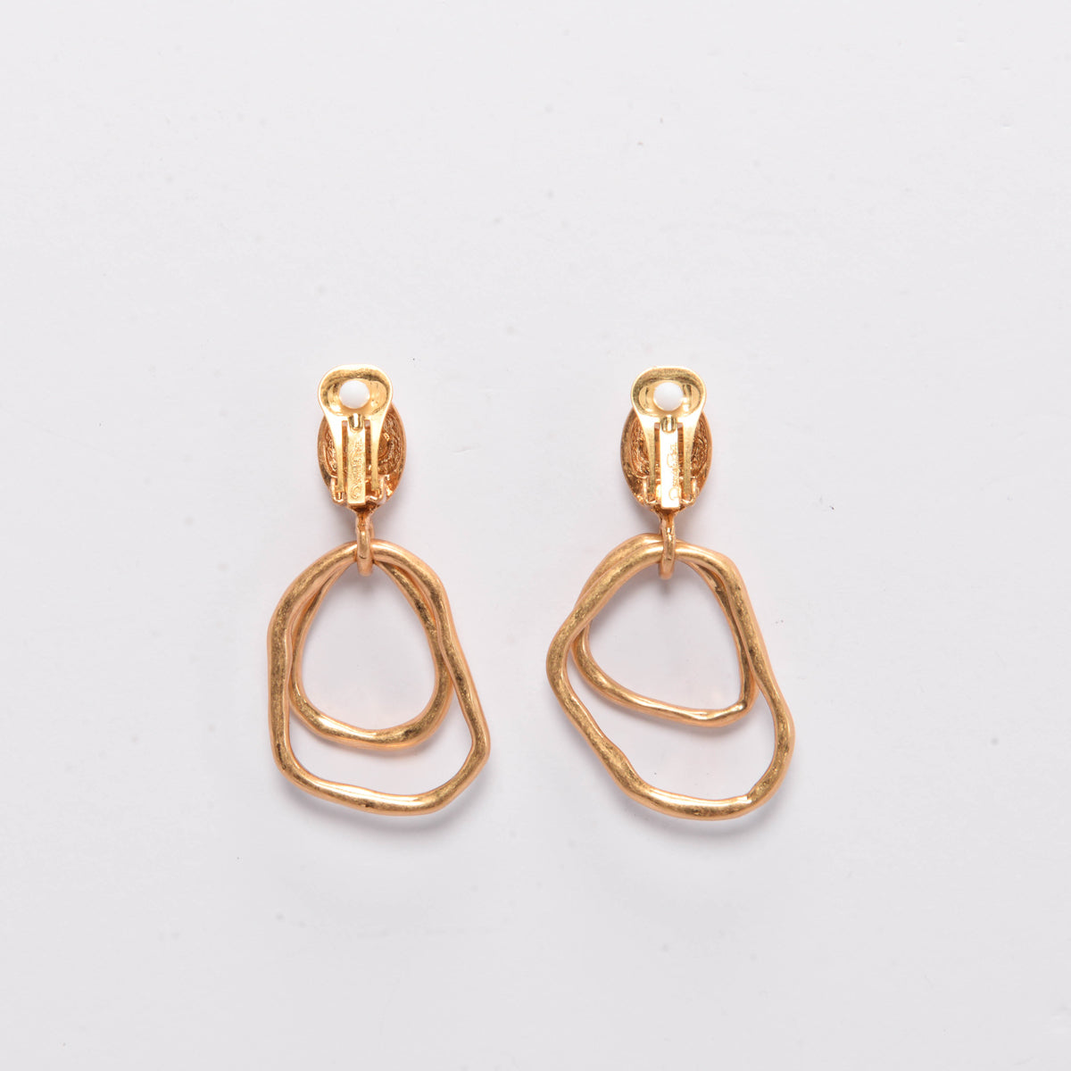 Oscar de la Renta Gold Tone Dangle Clip On Earrings