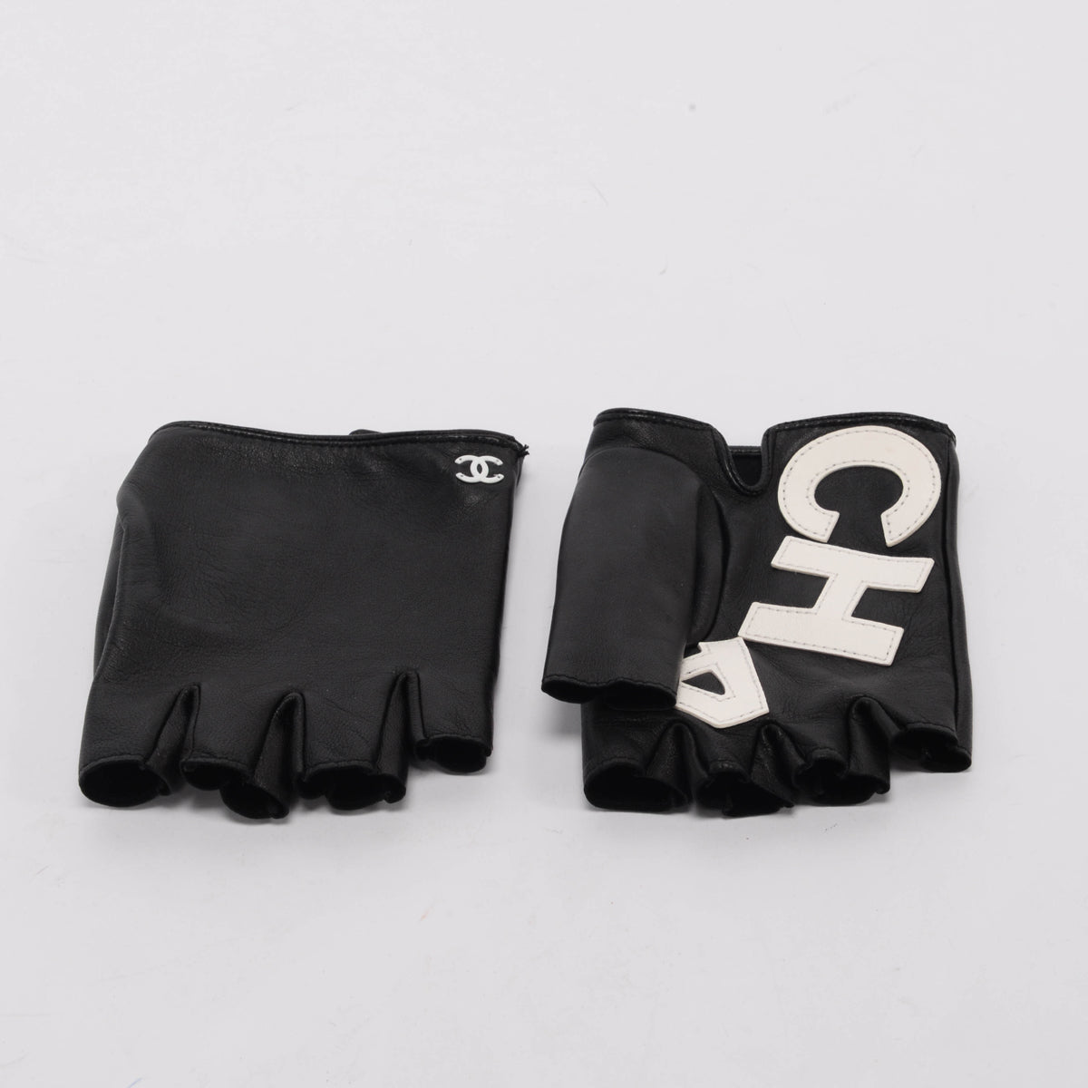 Chanel Black Lambskin Fingerless CHANEL Gloves