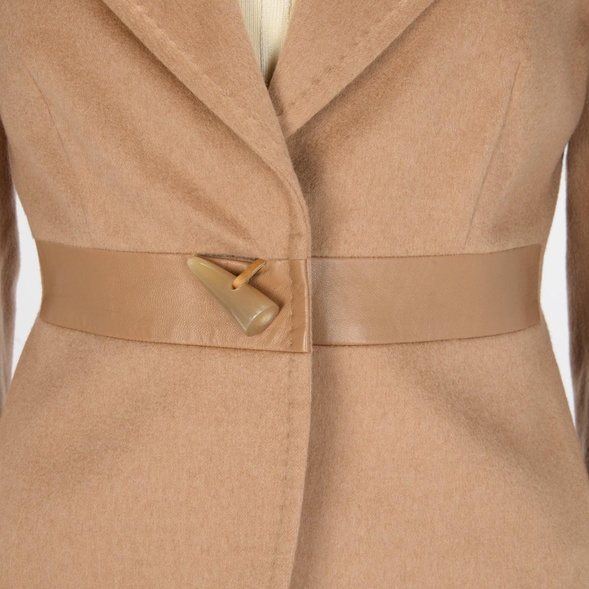 Max Mara Camel Hair Horn Button Short Jacket IT 40