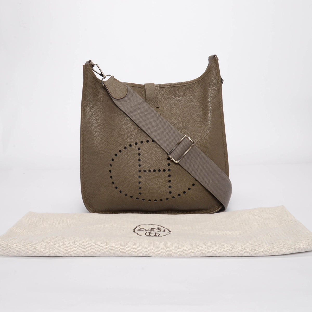 Hermes Etoupe Clemence Evelyne III 29