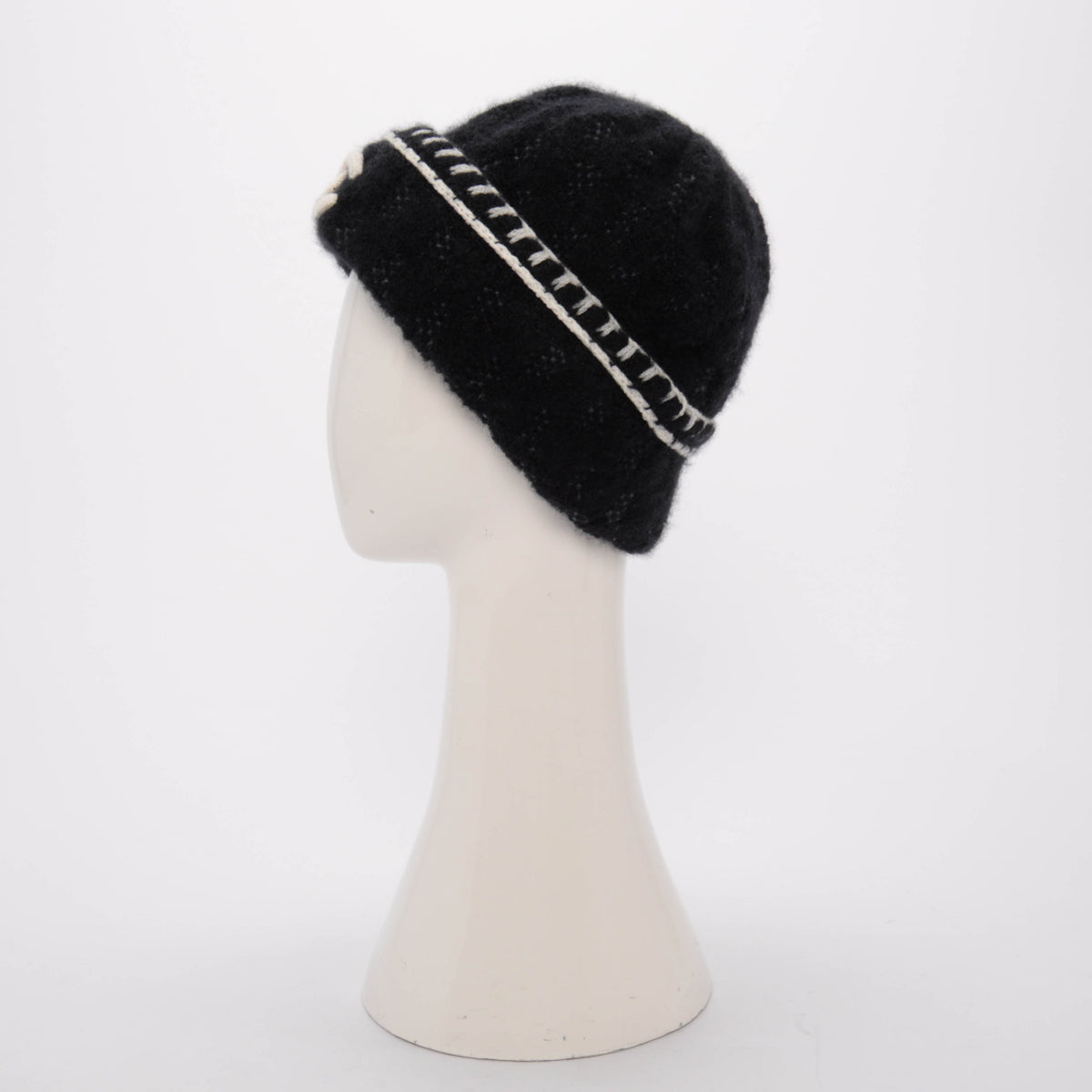 Chanel Black & Ivory Cashmere Blend CC Beanie