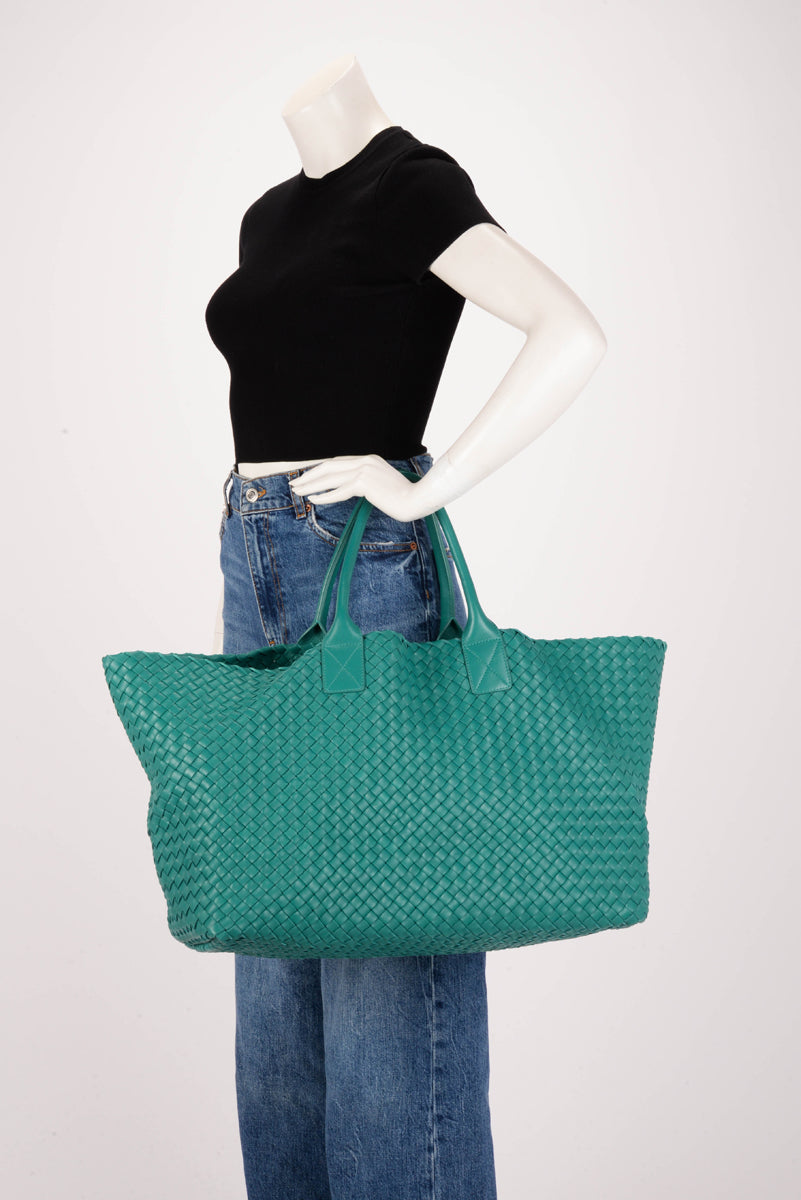 Bottega Veneta Emerald Green Intrecciato Leather Large Cabat Tote