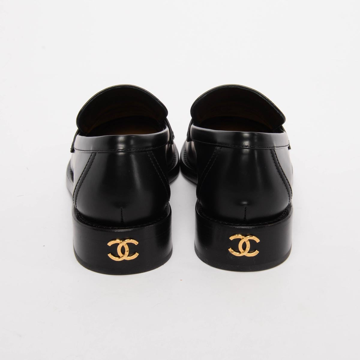 Chanel Black Smooth Calfskin CC Camellia Loafers 37