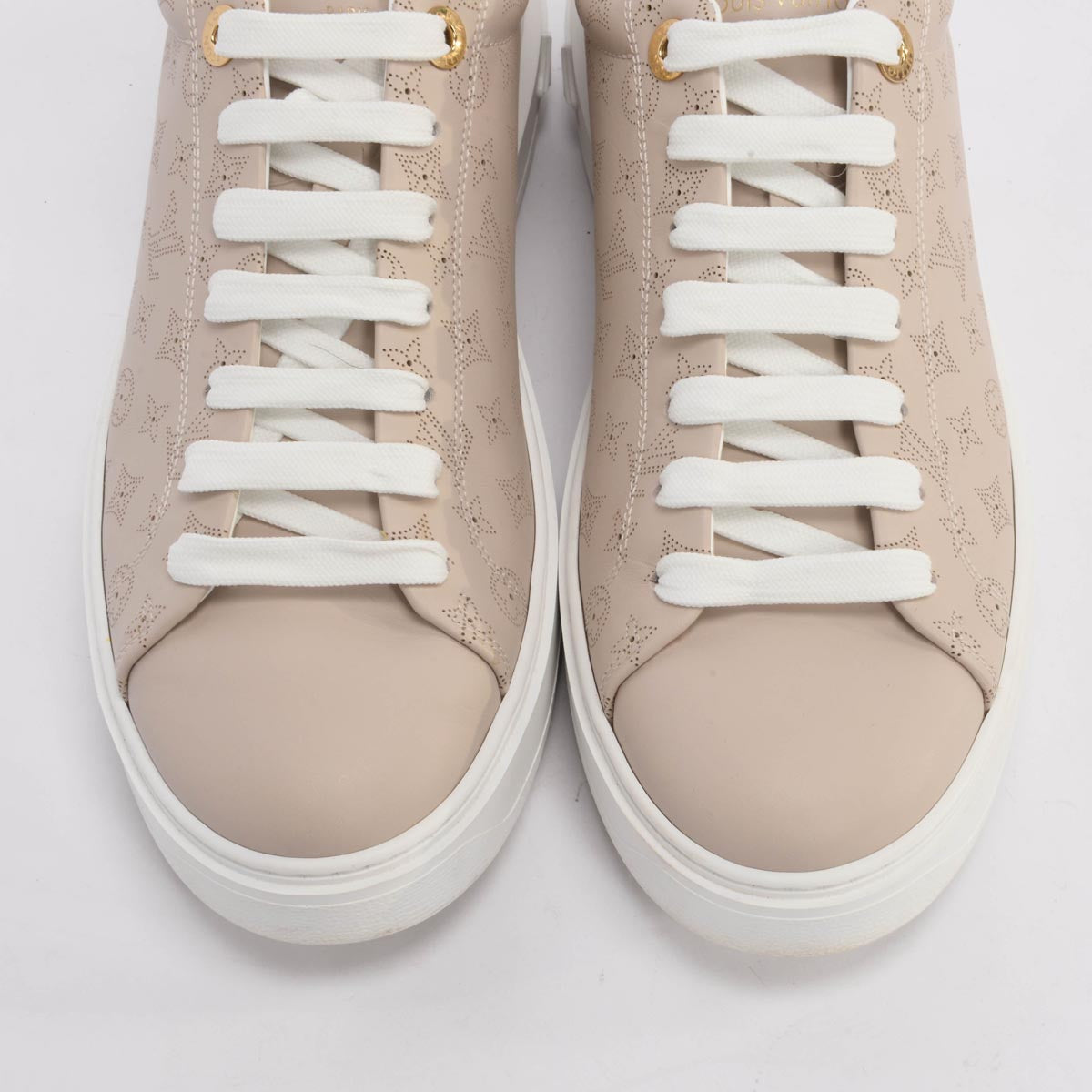 Louis Vuitton Gris Mahina Time Out Sneakers 41