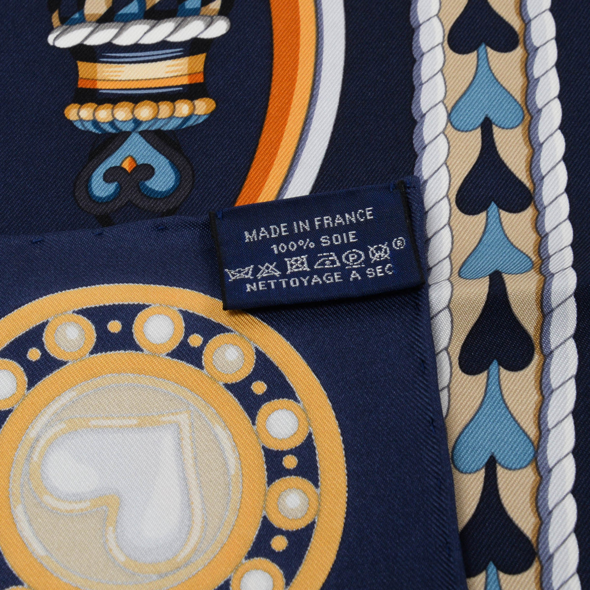 Hermes Marine Fonce Silk Harnais de Coeur Scarf