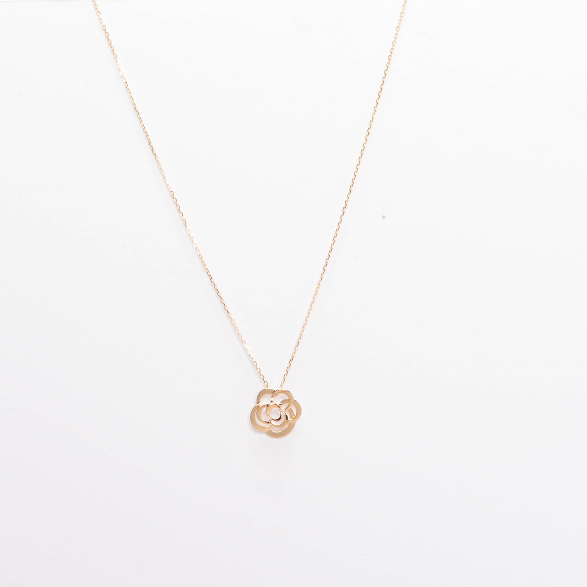 Chanel 18k Yellow Gold Fil De Camelia Necklace