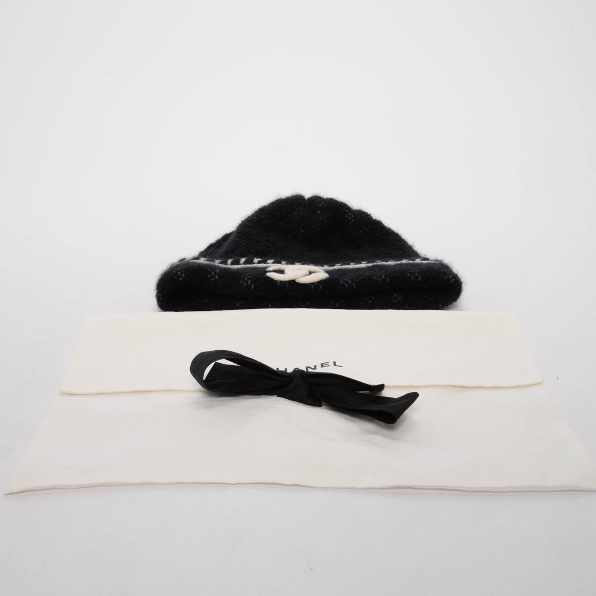 Chanel Black & Ivory Cashmere Blend CC Beanie