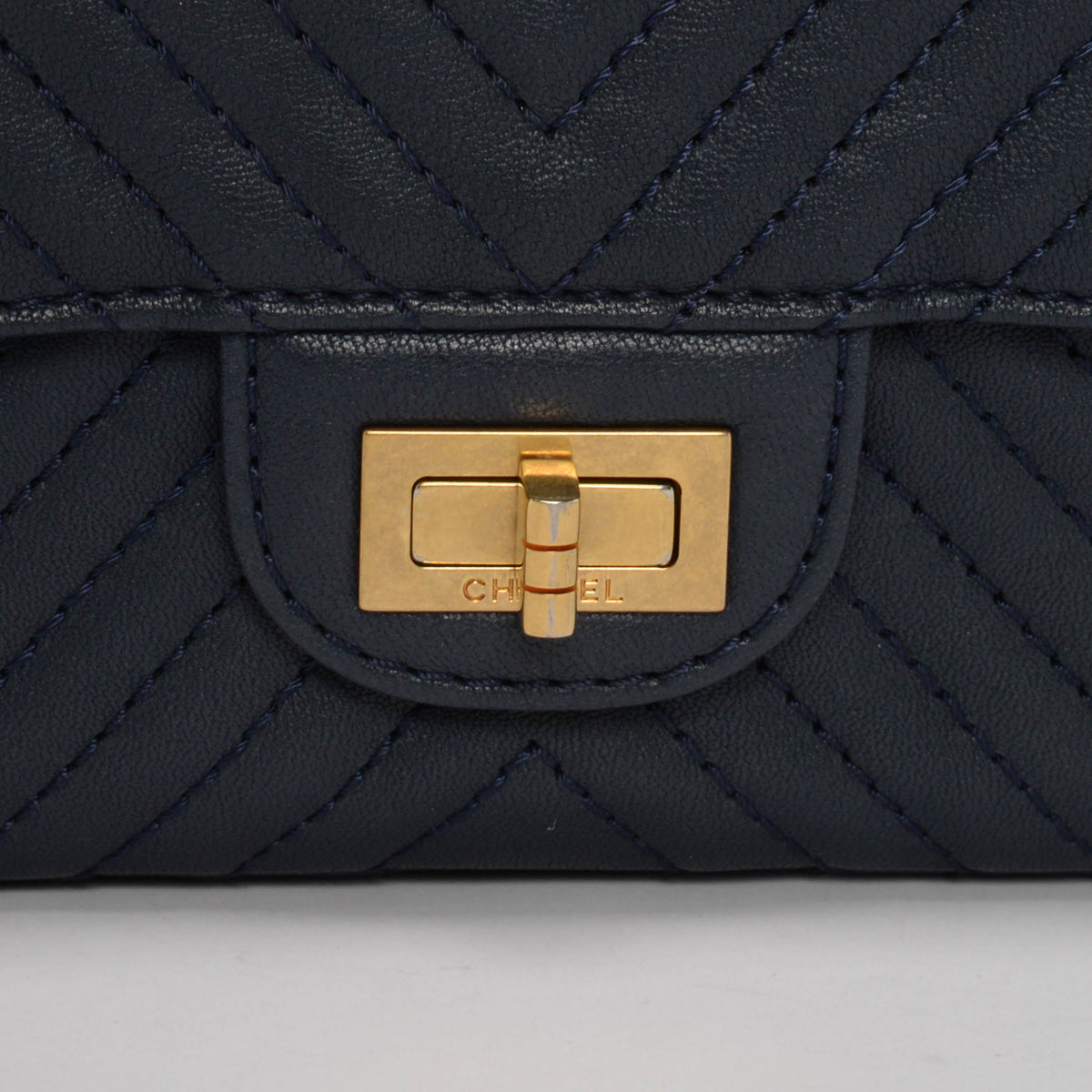 Chanel Navy Chevron Sheepskin 2.55 Reissue 226 Flap Bag