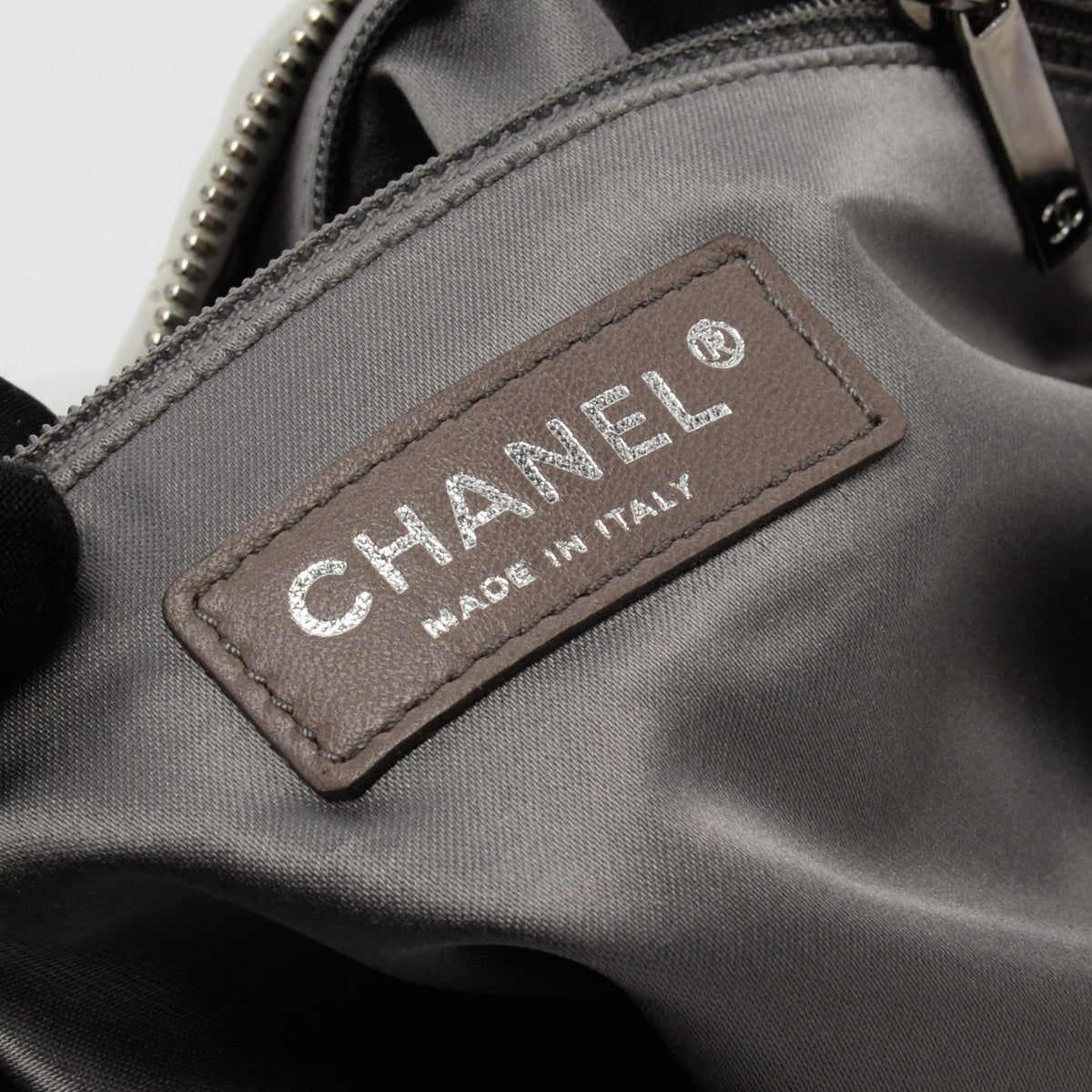 Chanel White Quilted Lambskin Large Chain Mail Hobo Bag