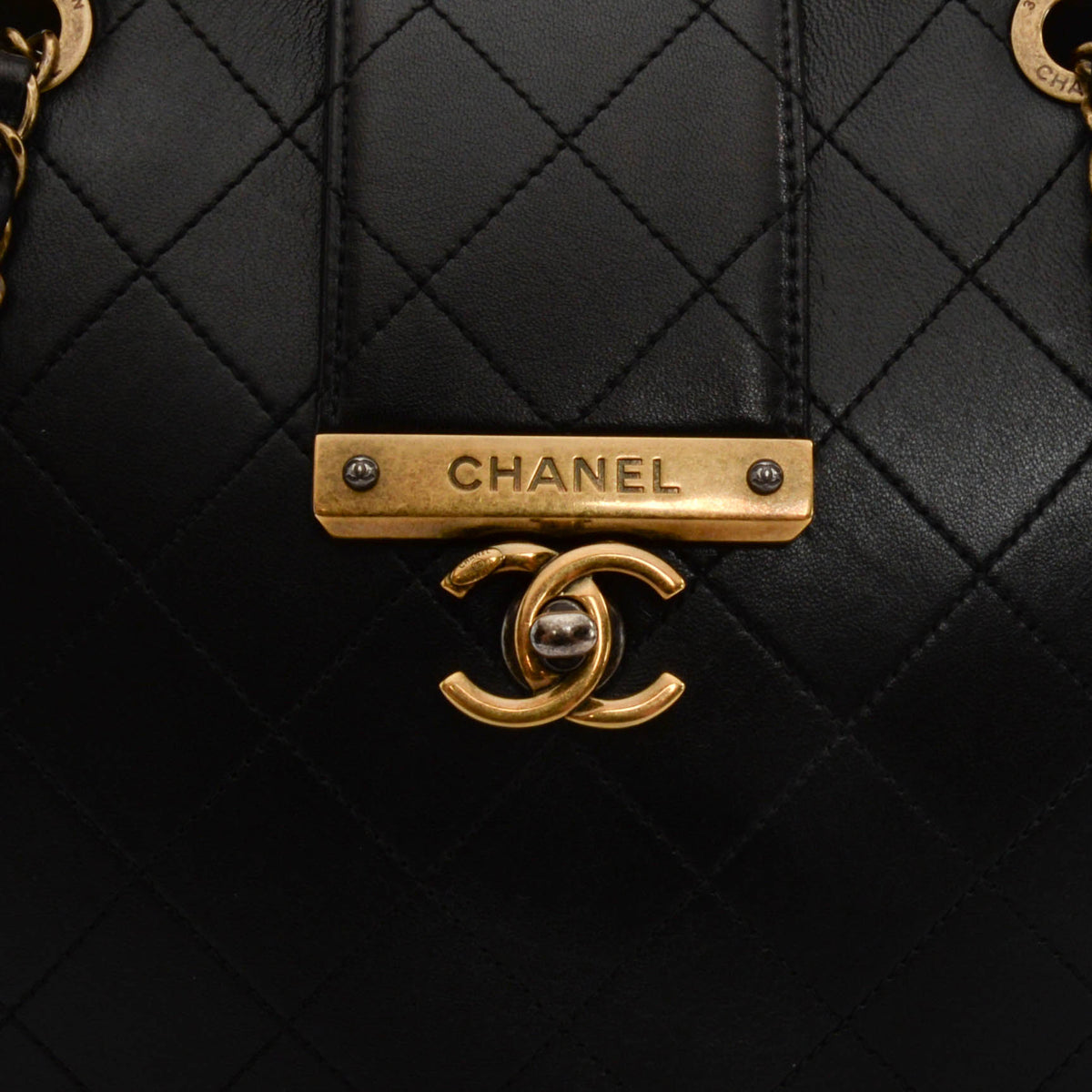 Chanel Black Quilted Calfskin Large Around The Corner Tote