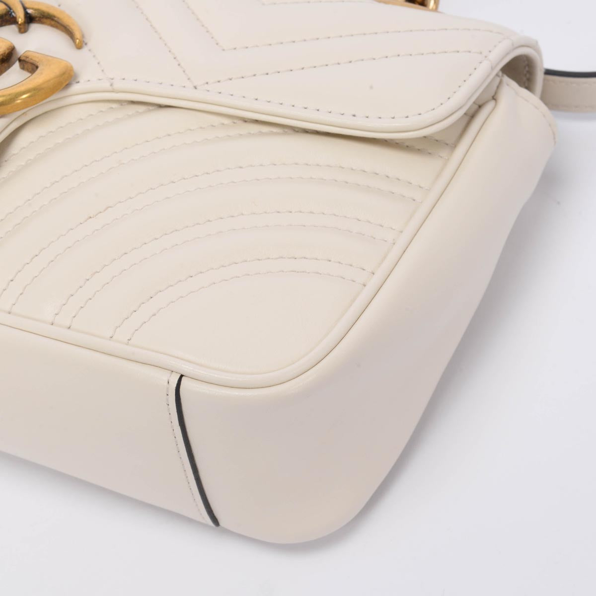 Gucci White Matelasse Small GG Marmont Shoulder Bag