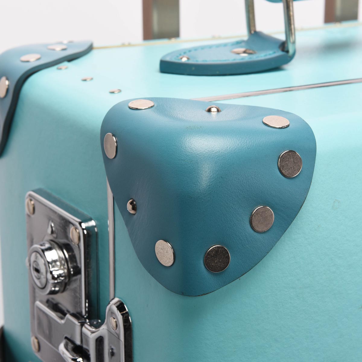 Tiffany & Co x Globe Trotter Tiffany Blue Rolling Luggage