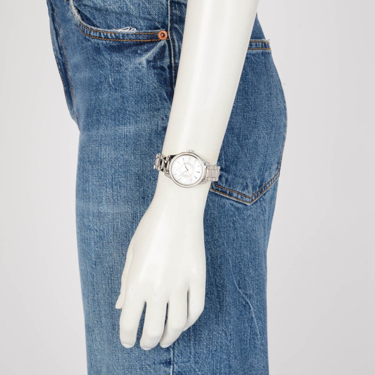 Dior Diamond & Mother of Pearl VIII Montaigne Watch
