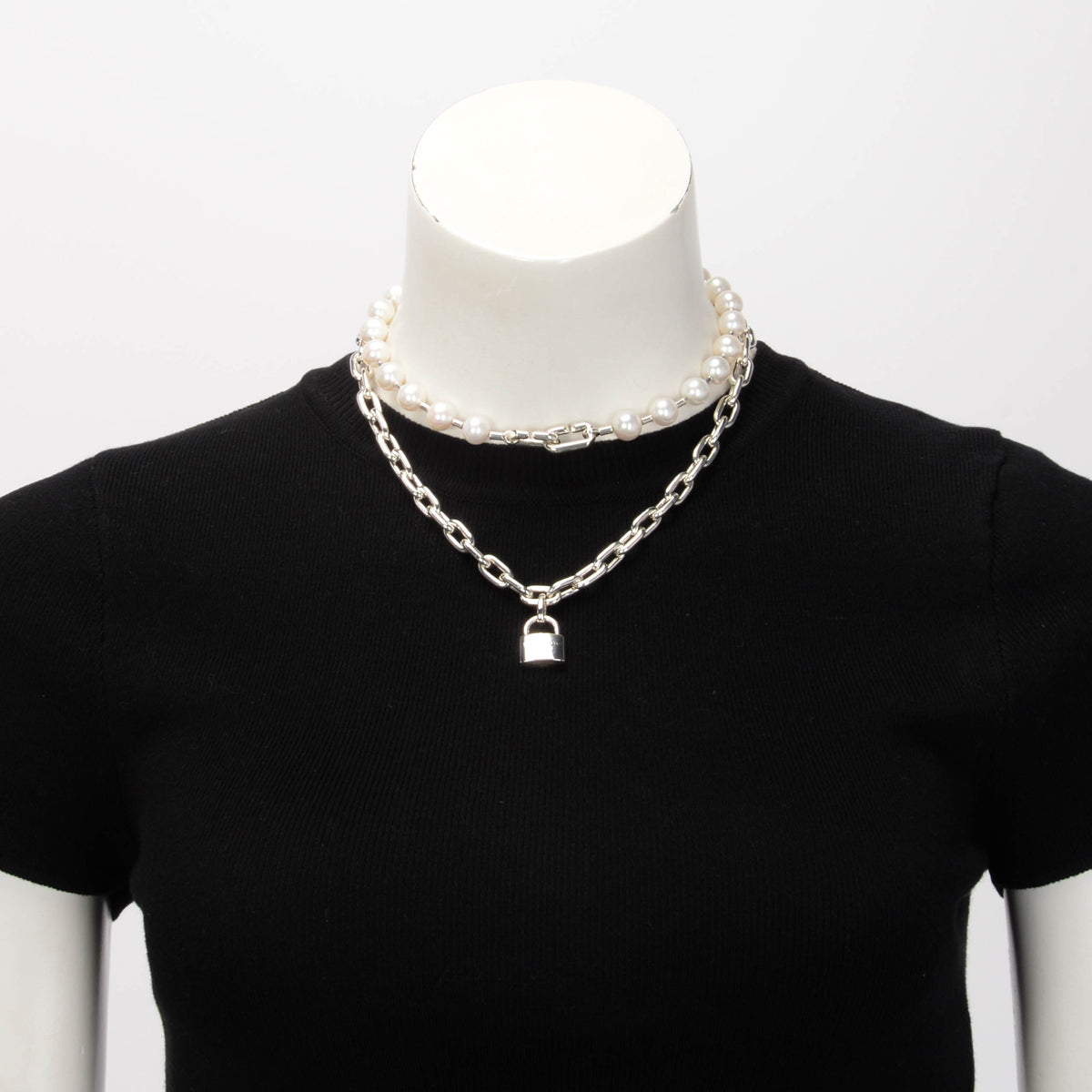 Tiffany & Co Sterling Silver & Freshwater Pearl HardWear Lock Necklace