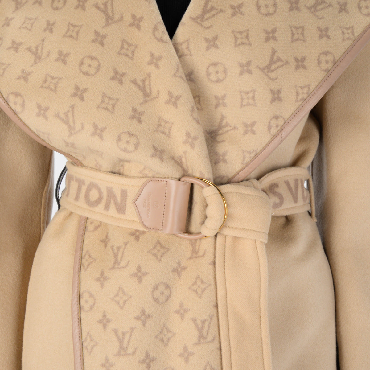 Louis Vuitton Beige Wool Double Face Short Wrap Coat FR 42