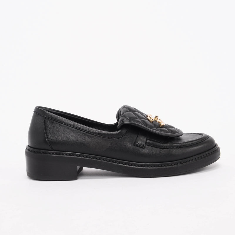 Chanel Black Quilted CC Turnlock Loafers 37.5 - Blue Spinach