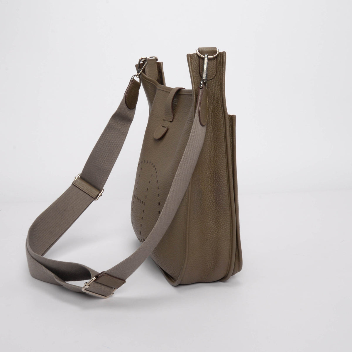Hermes Etoupe Clemence Evelyne III 29