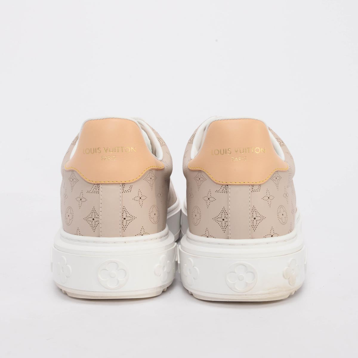 Louis Vuitton Gris Mahina Time Out Sneakers 41