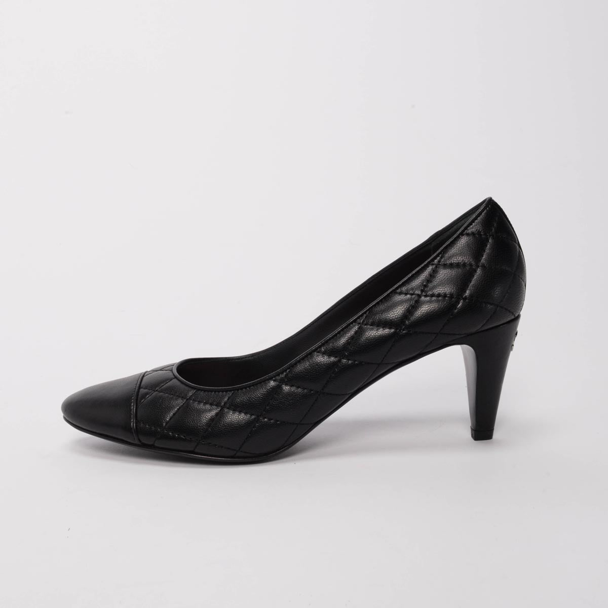 Chanel Black Quilted Lambskin Cap Toe Pumps 39.5