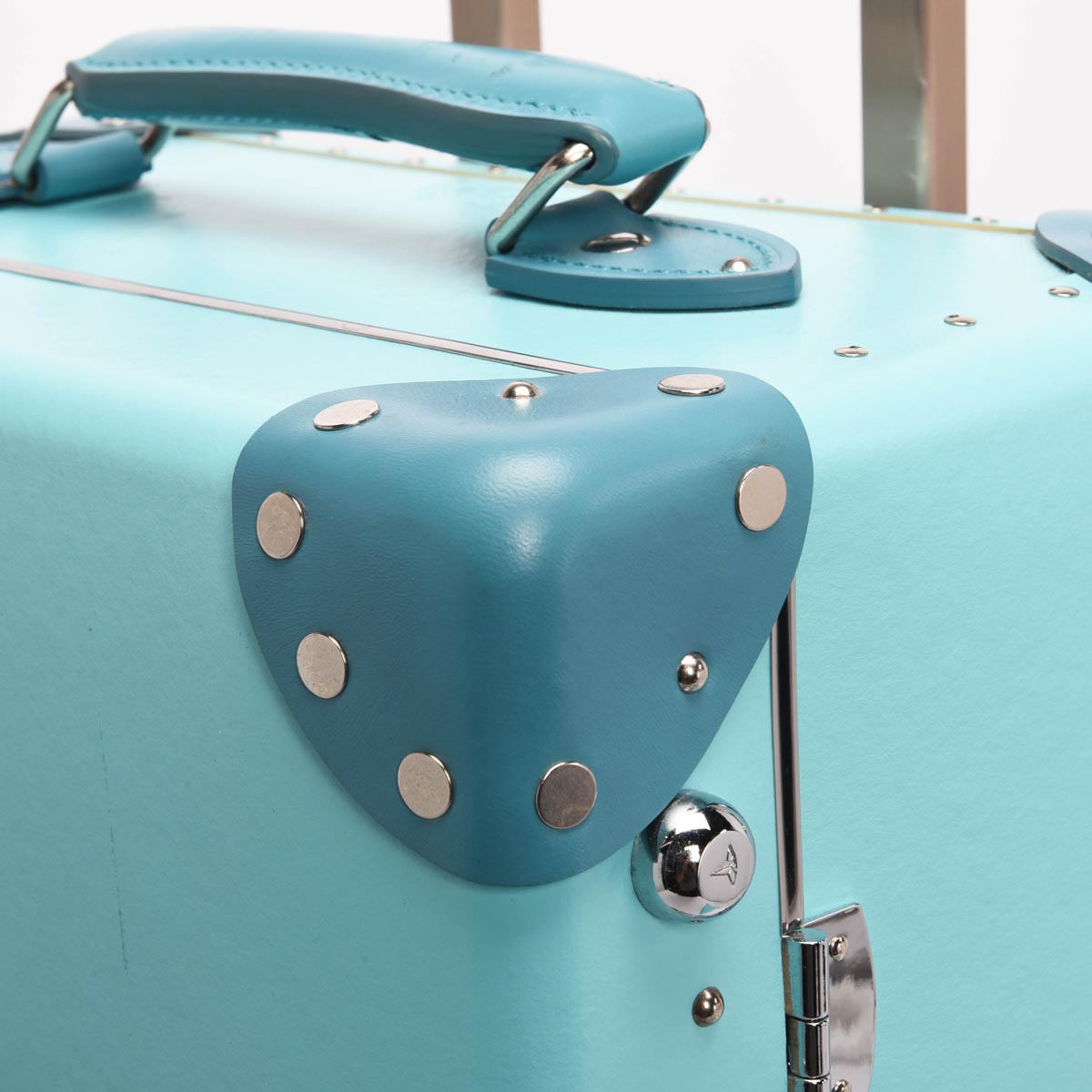 Tiffany & Co x Globe Trotter Tiffany Blue Rolling Luggage