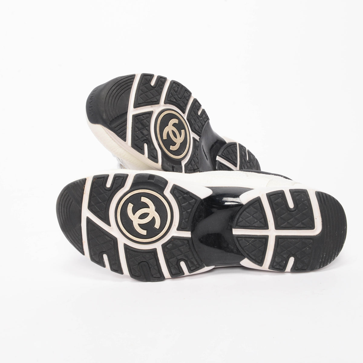 Chanel White & Black Mixed Fibers CC Sneakers 42